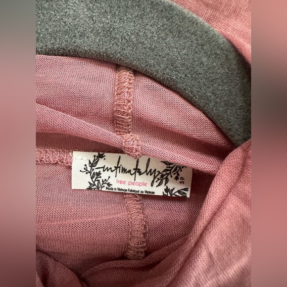 Free People Intimately Petals Long Sleeve Mock Neck Top Rose Size S - Picture 8 of 9